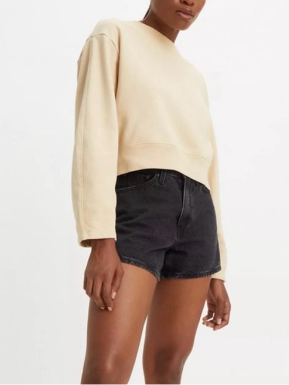Levi’s 80’s Mom Jean Shorts in Black Size 32